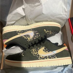 Nike Dunk Low Retro SE 2 Sneakers - Red and White